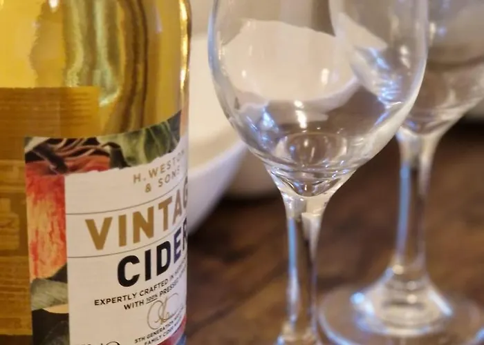 Bec Chambers-stone * Leeds (West Yorkshire)